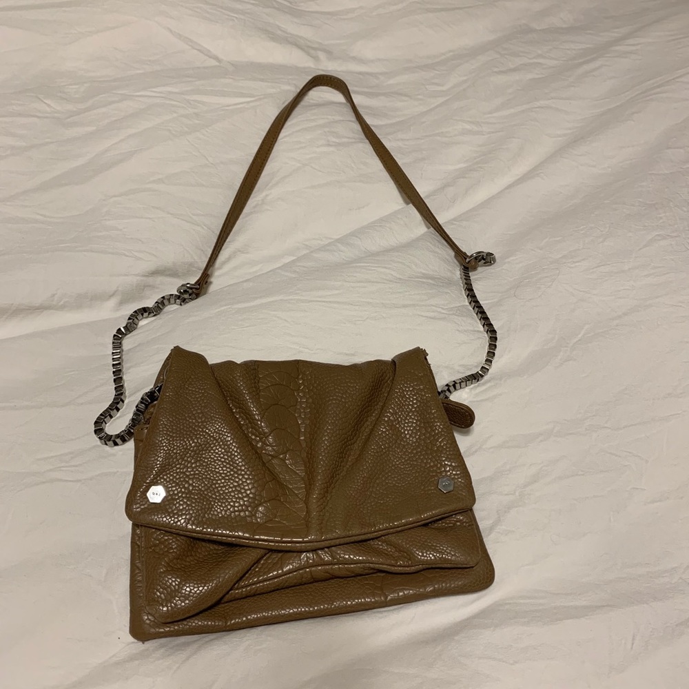 R + J  Crossbody